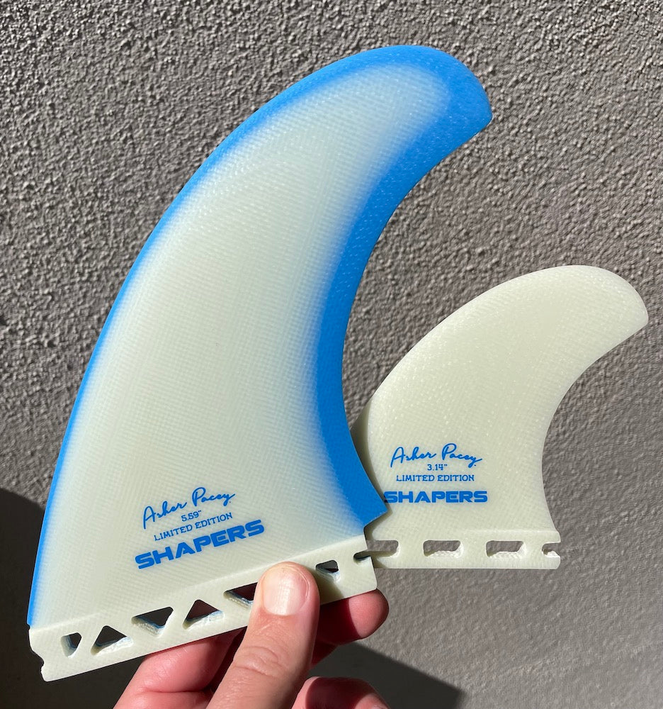 Shapers Fins - AP 5.59" (Futures) Asher Pacey Twin Fins + Trailer - Blue